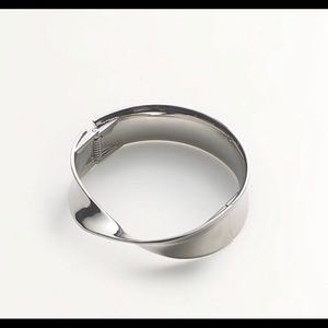 J.Jill sculpted twist bangle